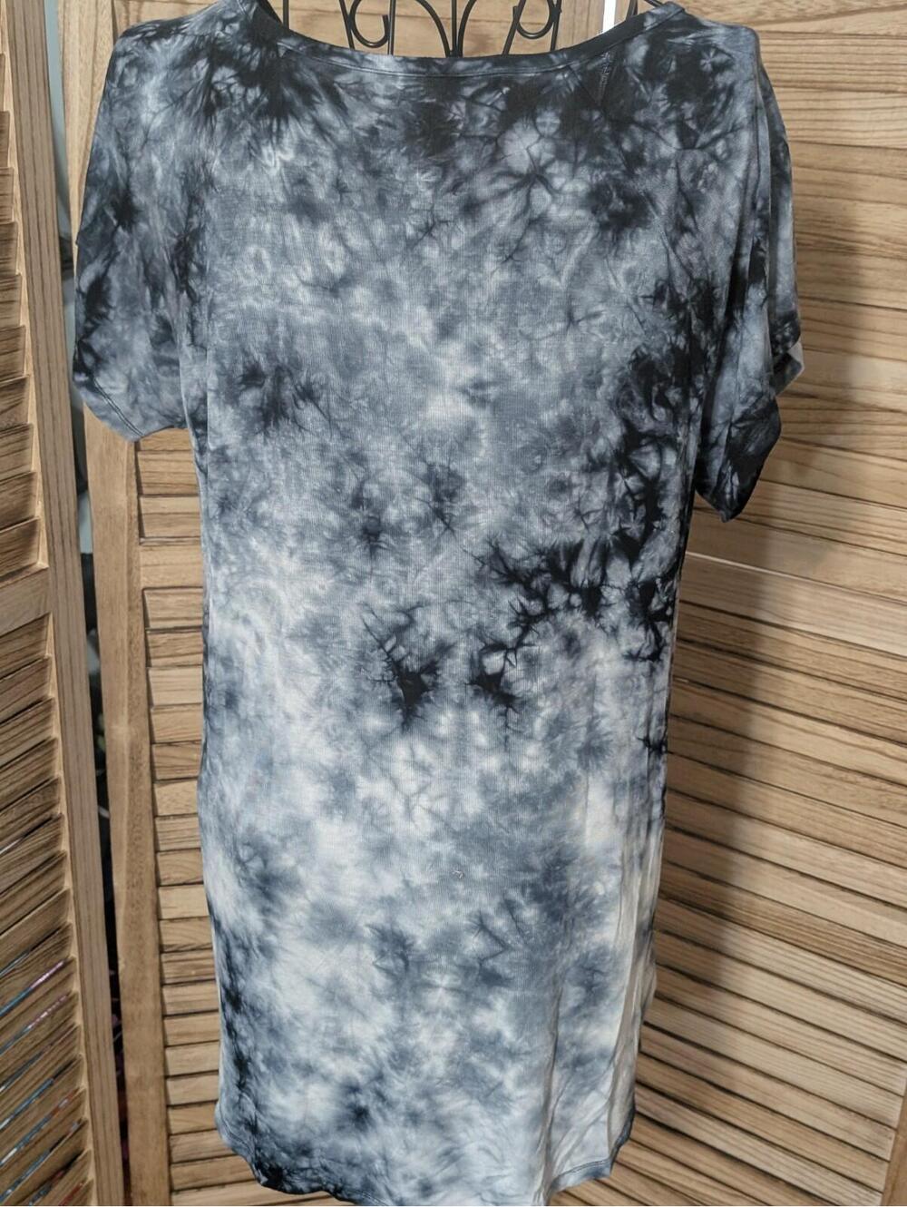 American eagle Soft And Sexy Black tie dye shirt Tie Front, Size Large - Picture 2 of 3